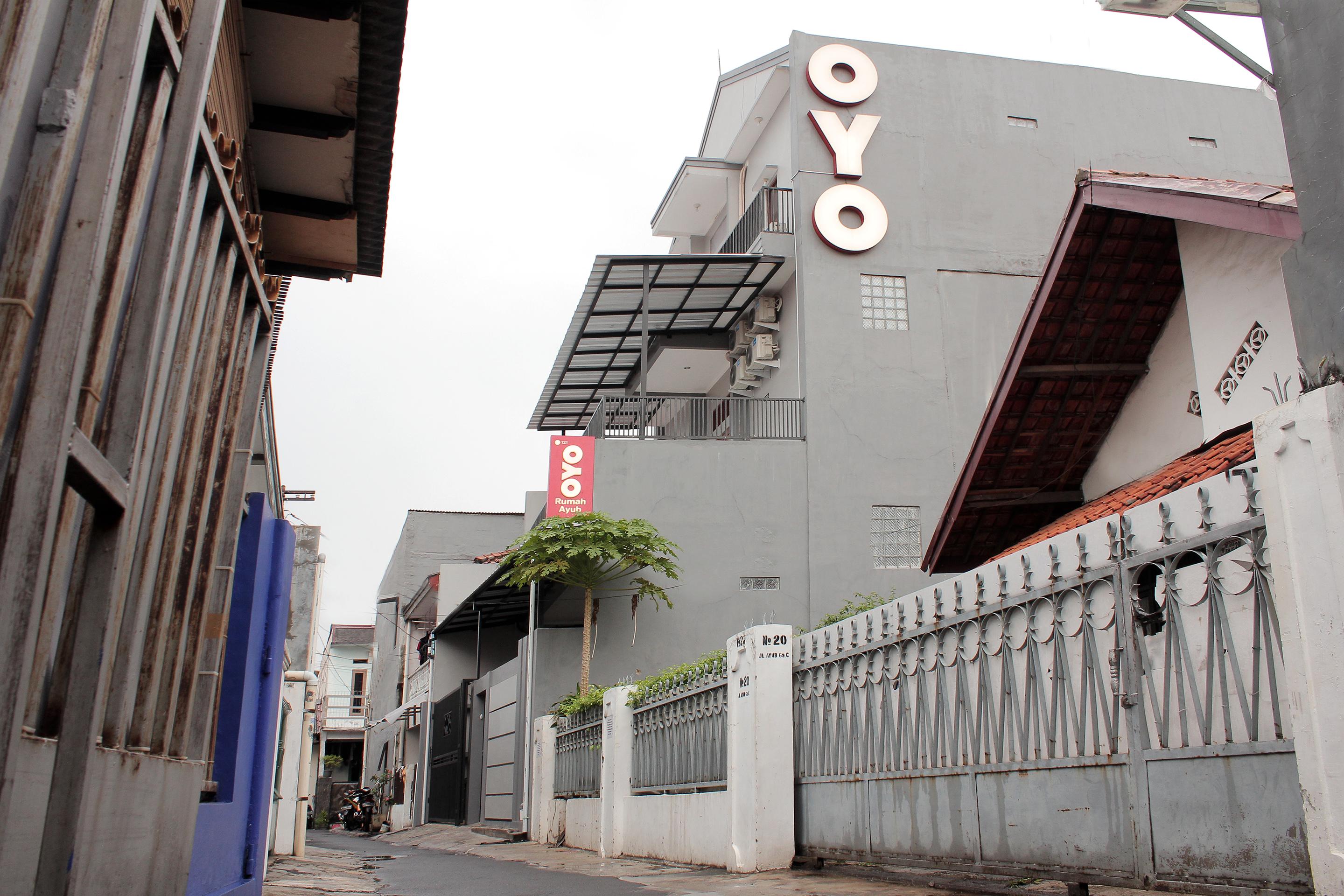 OYO 121 Rumah Ayub Syariah Hotel Jakarta Luaran gambar